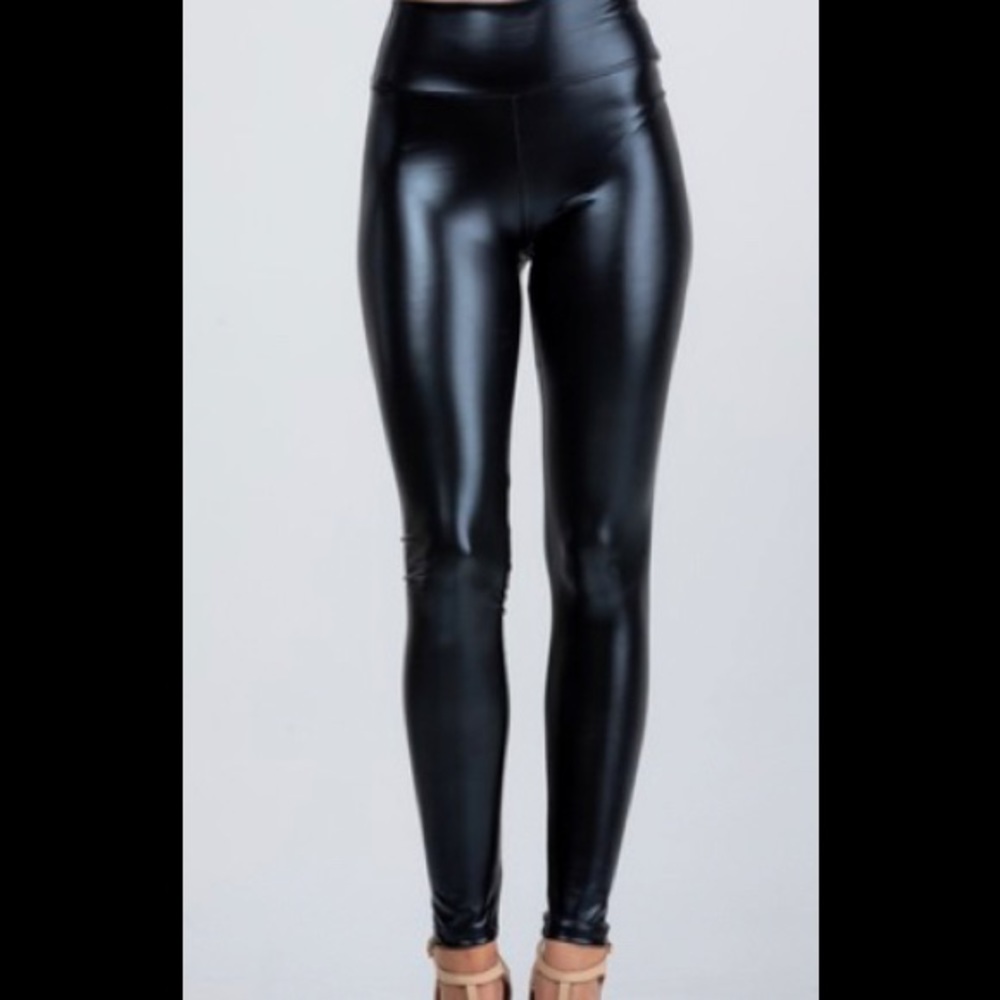 Women’s leather like leggings